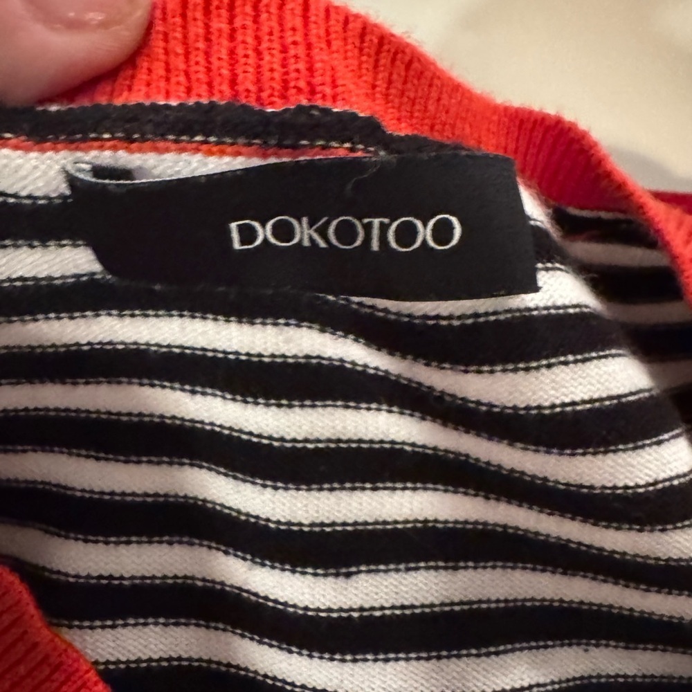 Dokotoo Striped Black and White Sweater with Red Accents Sz M - Picture 4 of 5